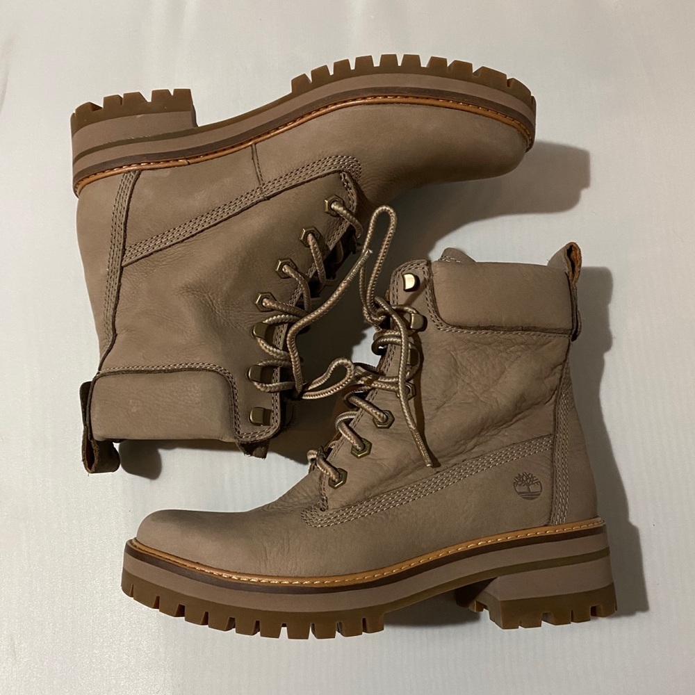 Timberland Women's Courmayeur Valley Lace Up Boot - Picture 4 of 6